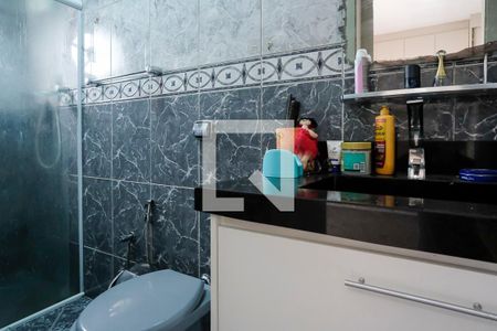 Casa à venda com 185m², 3 quartos e 2 vagasBanheiro da suíte