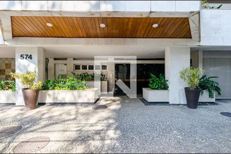 Apartamento à venda com 70m², 3 quartos e 2 vagasEntrada