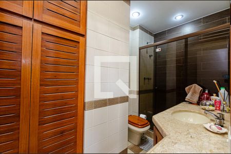 Apartamento à venda com 70m², 3 quartos e 2 vagasBanheiro
