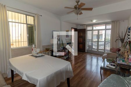 Sala de casa para alugar com 3 quartos, 240m² em Pitangueiras, Rio de Janeiro