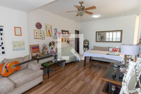 Sala de casa para alugar com 3 quartos, 240m² em Pitangueiras, Rio de Janeiro