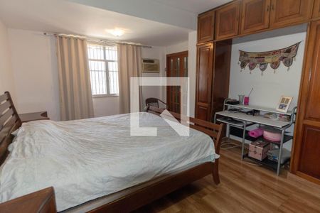 Quarto 1 de casa para alugar com 3 quartos, 240m² em Pitangueiras, Rio de Janeiro