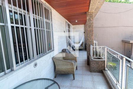 Varanda de casa para alugar com 3 quartos, 240m² em Pitangueiras, Rio de Janeiro