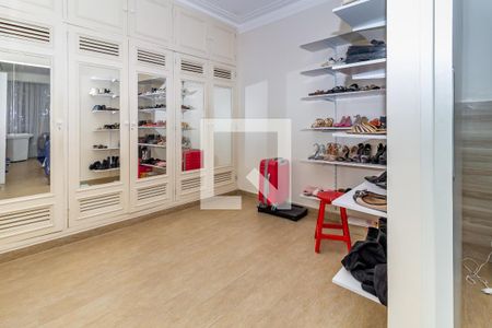 Casa à venda com 390m², 4 quartos e 2 vagasCloset da suíte 1