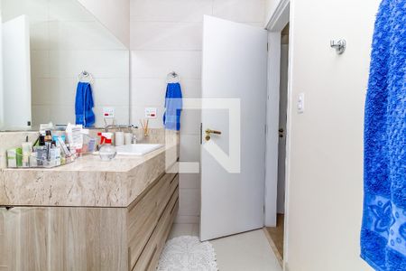 Casa à venda com 390m², 4 quartos e 2 vagasBanheiro da Suíte