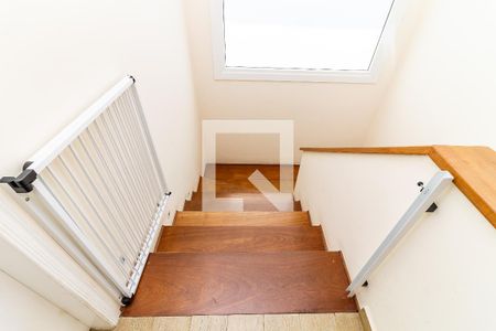 Casa à venda com 390m², 4 quartos e 2 vagasEscada