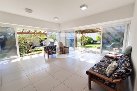 Casa à venda com 142m², 3 quartos e 2 vagas Casa à venda com 142m², 3 quartos e 2 vagasEspaço Gourmet