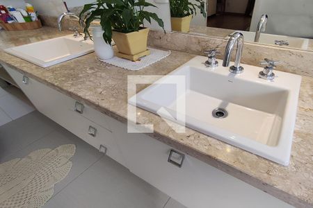 Casa à venda com 142m², 3 quartos e 2 vagas Casa à venda com 142m², 3 quartos e 2 vagasBanheiro da Suíte 3