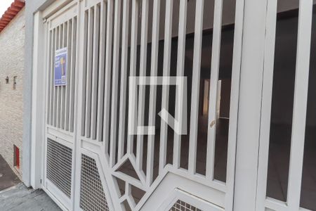 Casa à venda com 250m², 3 quartos e 5 vagas Casa à venda com 250m², 3 quartos e 5 vagasFachada