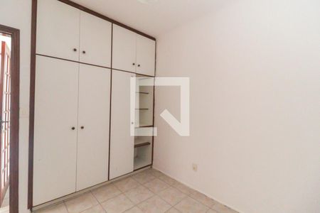 Casa à venda com 250m², 3 quartos e 5 vagas Casa à venda com 250m², 3 quartos e 5 vagasQuarto 2