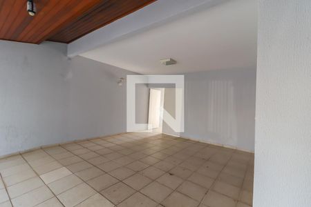 Casa à venda com 250m², 3 quartos e 5 vagas Casa à venda com 250m², 3 quartos e 5 vagasGaragem