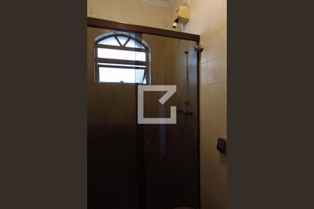 Casa à venda com 250m², 3 quartos e 4 vagasBanheiro Suíte 2