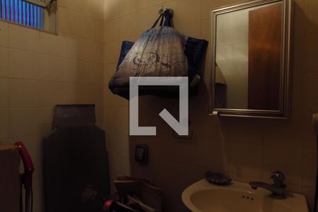 Casa à venda com 250m², 3 quartos e 4 vagasBanheiro de Serviço