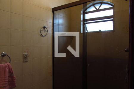 Casa à venda com 250m², 3 quartos e 4 vagasBanheiro Suíte 2