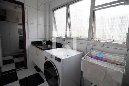 Apartamento à venda com 101m², 3 quartos e 2 vagas Apartamento à venda com 101m², 3 quartos e 2 vagasÁrea de serviço