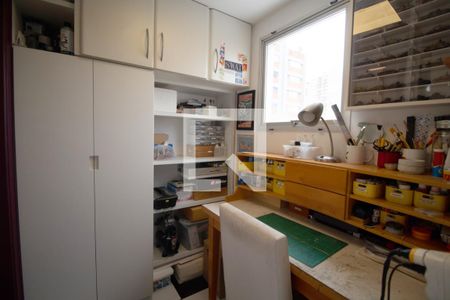 Apartamento à venda com 101m², 3 quartos e 2 vagas Apartamento à venda com 101m², 3 quartos e 2 vagasQuarto de serviço