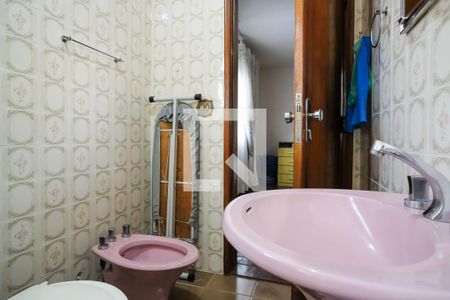 Casa à venda com 191m², 3 quartos e 2 vagasBanheiro da suíte