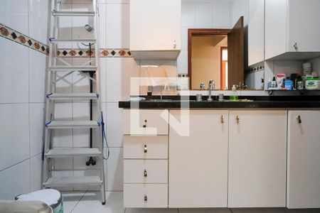 Casa à venda com 191m², 3 quartos e 2 vagasBanheiro 2