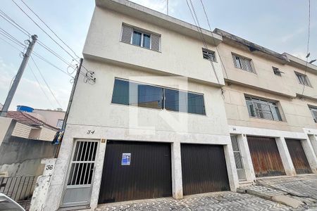Casa à venda com 191m², 3 quartos e 2 vagasFachada + plaquinha