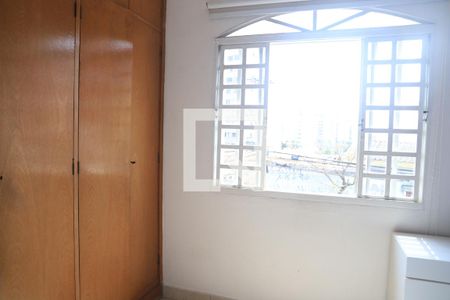 Casa à venda com 200m², 8 quartos e 4 vagasQuarto 2 - Casa 1