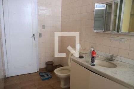 Casa à venda com 200m², 8 quartos e 4 vagasBanheiro - Casa 2