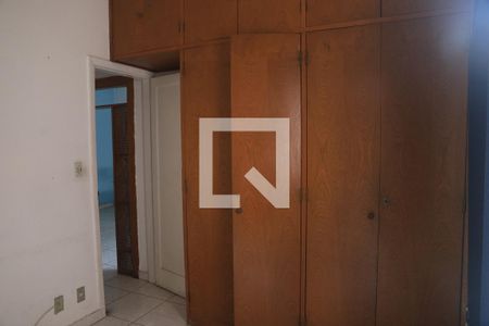 Casa à venda com 200m², 8 quartos e 4 vagasSuíte - Casa 2