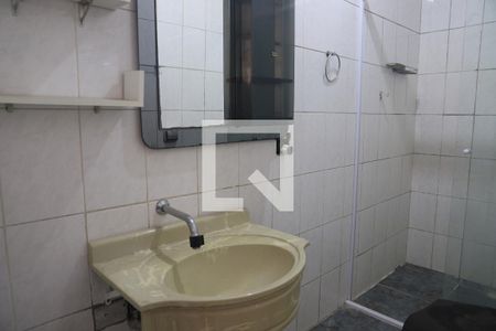 Casa à venda com 180m², 4 quartos e 2 vagasBanheiro 1