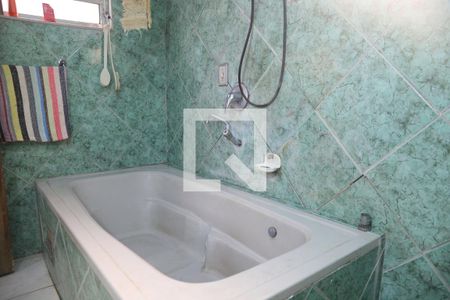 Casa à venda com 180m², 4 quartos e 2 vagasBanheiro da Suíte