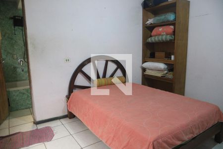 Casa à venda com 180m², 4 quartos e 2 vagasSuíte