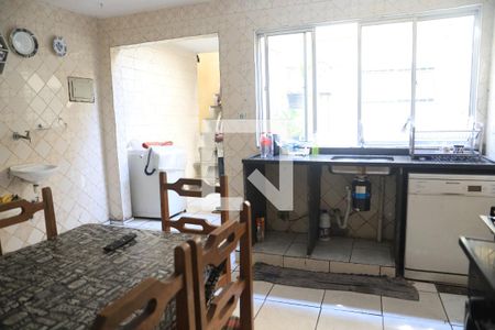 Casa à venda com 180m², 4 quartos e 2 vagasCozinha