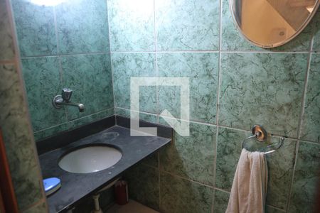 Casa à venda com 180m², 4 quartos e 2 vagasLavabo