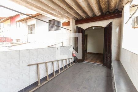 Casa à venda com 100m², 2 quartos e 1 vaga Casa à venda com 100m², 2 quartos e 1 vagaVaranda do Quarto 2
