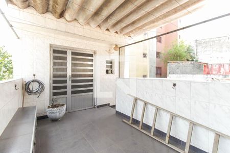 Casa à venda com 100m², 2 quartos e 1 vaga Casa à venda com 100m², 2 quartos e 1 vagaVaranda do Quarto 2