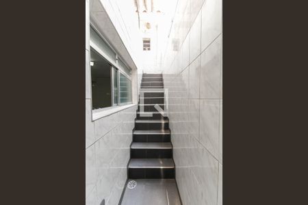 Casa à venda com 100m², 2 quartos e 1 vaga Casa à venda com 100m², 2 quartos e 1 vagaEscada Externa