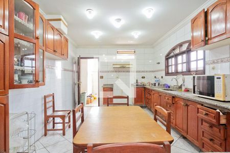 Casa para alugar com 289m², 4 quartos e 5 vagas Casa para alugar com 289m², 4 quartos e 5 vagasCozinha