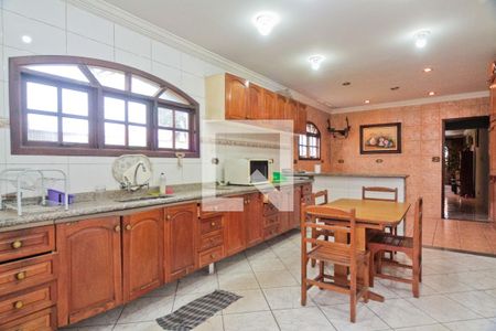 Casa para alugar com 289m², 4 quartos e 5 vagas Casa para alugar com 289m², 4 quartos e 5 vagasCozinha