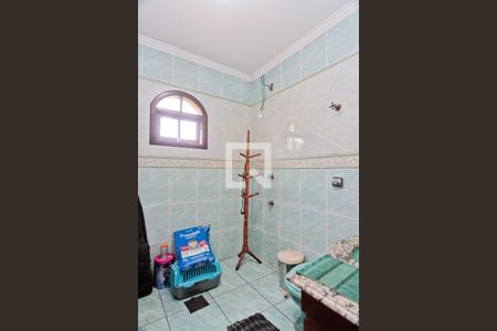 Casa para alugar com 289m², 4 quartos e 5 vagas Casa para alugar com 289m², 4 quartos e 5 vagasBanheiro social 2