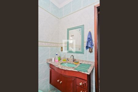 Casa para alugar com 289m², 4 quartos e 5 vagas Casa para alugar com 289m², 4 quartos e 5 vagasBanheiro social 2