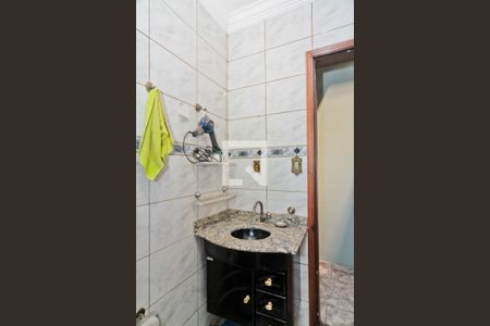 Casa para alugar com 289m², 4 quartos e 5 vagas Casa para alugar com 289m², 4 quartos e 5 vagasBanheiro social 2