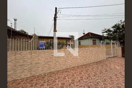 Casa à venda com 140m², 2 quartos e 5 vagas Casa à venda com 140m², 2 quartos e 5 vagasFachada