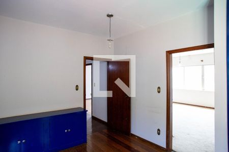 Casa à venda com 780m², 6 quartos e 5 vagas Casa à venda com 780m², 6 quartos e 5 vagasCloset da suíte 1