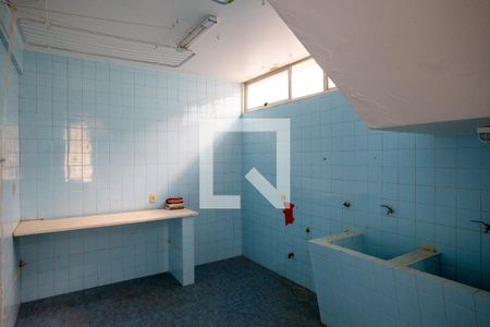 Casa à venda com 780m², 6 quartos e 5 vagas Casa à venda com 780m², 6 quartos e 5 vagasÁrea de Serviço