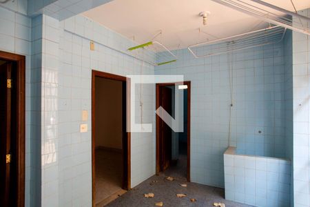 Casa à venda com 780m², 6 quartos e 5 vagas Casa à venda com 780m², 6 quartos e 5 vagasÁrea de Serviço