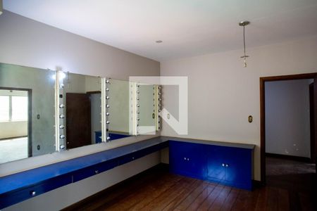 Casa à venda com 780m², 6 quartos e 5 vagas Casa à venda com 780m², 6 quartos e 5 vagasCloset da suíte 1