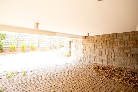 Casa à venda com 780m², 6 quartos e 5 vagas Casa à venda com 780m², 6 quartos e 5 vagasGaragem