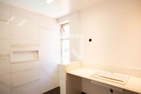 Casa à venda com 780m², 6 quartos e 5 vagas Casa à venda com 780m², 6 quartos e 5 vagasBanheiro da Suíte 1