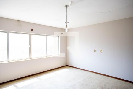 Casa à venda com 780m², 6 quartos e 5 vagas Casa à venda com 780m², 6 quartos e 5 vagasQuarto