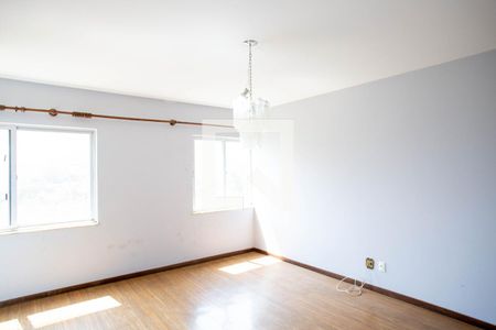 Casa à venda com 780m², 6 quartos e 5 vagas Casa à venda com 780m², 6 quartos e 5 vagasSuíte