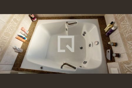 Apartamento à venda com 370m², 5 quartos e 8 vagas Apartamento à venda com 370m², 5 quartos e 8 vagasBanheiro Quarto 3 suíte