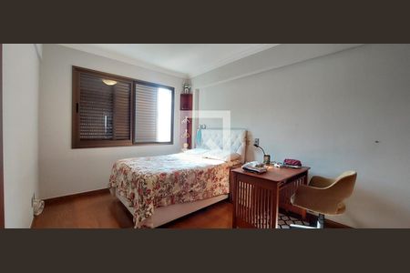 Apartamento à venda com 370m², 5 quartos e 8 vagas Apartamento à venda com 370m², 5 quartos e 8 vagasQuarto 2 suíte